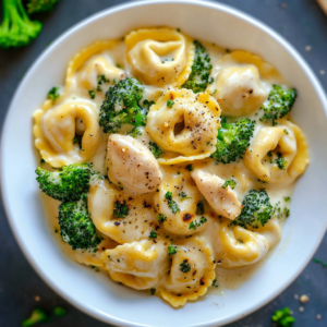 Cheesy Chicken Broccoli Tortellini: A Comforting, Beginner-Friendly Meal