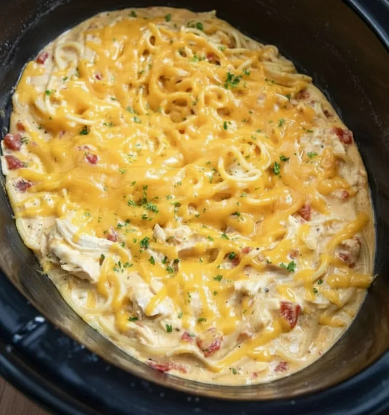 Slow Cooker Cheesy Chicken Spaghetti